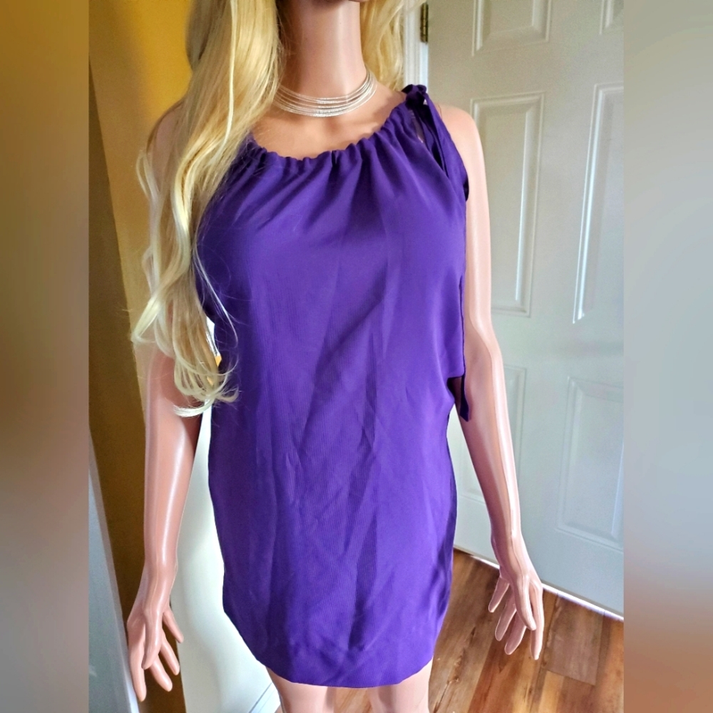 Old navy purple dress sz medium ties at neck